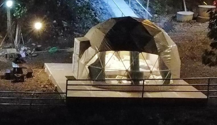 ホテル Gunung Medan Glamping & Cafe カンガー エクステリア 写真