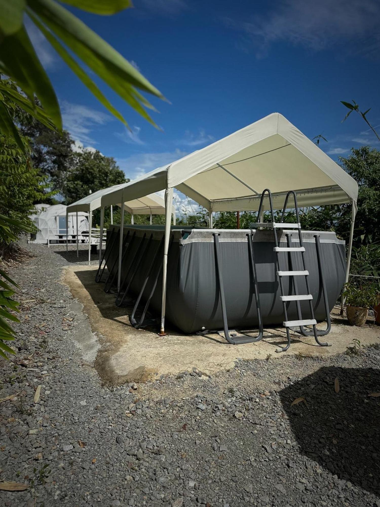 ホテル Gunung Medan Glamping & Cafe カンガー エクステリア 写真
