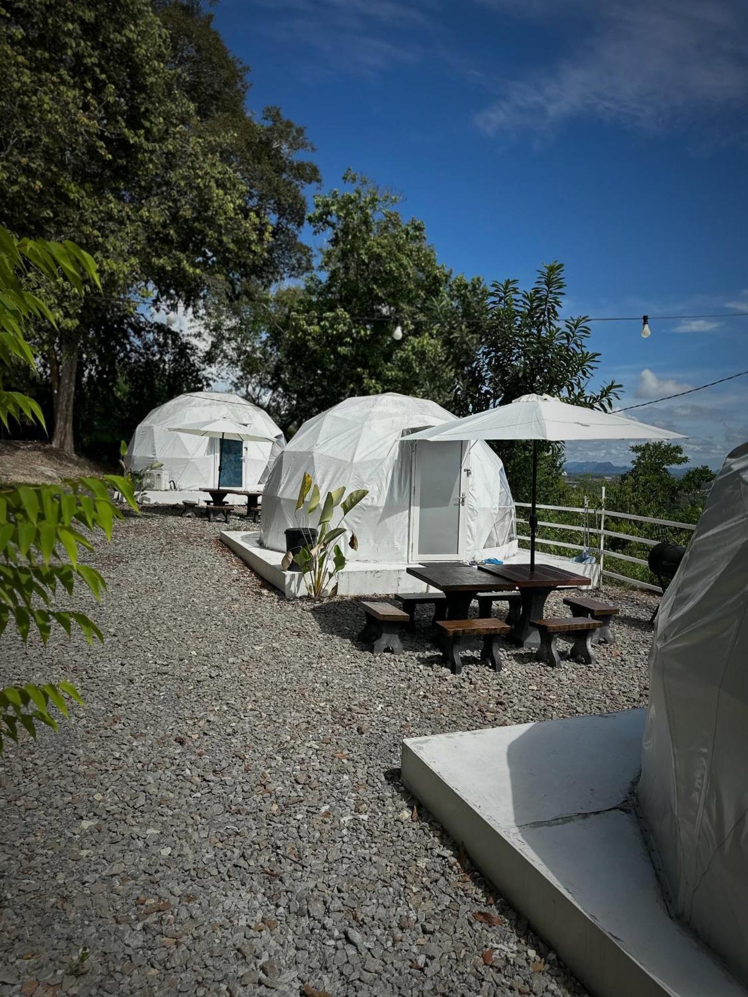 ホテル Gunung Medan Glamping & Cafe カンガー エクステリア 写真